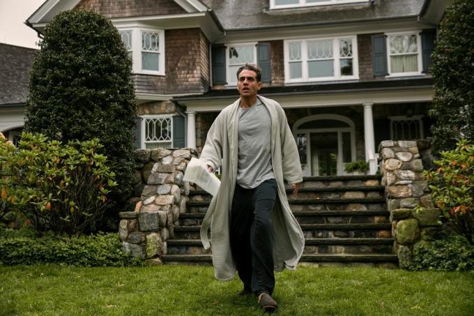 Katsoja Bobby Cannavale Dean Brannockina jaksossa 101 Watcher Cr eric liebowitznetflix © 2022