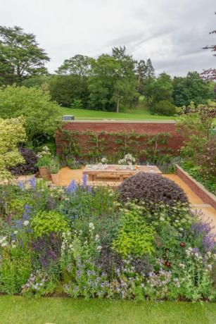 RHS Chatsworth Flower Show - Jamie Butterworthin suunnittelema Wedgwood Garden