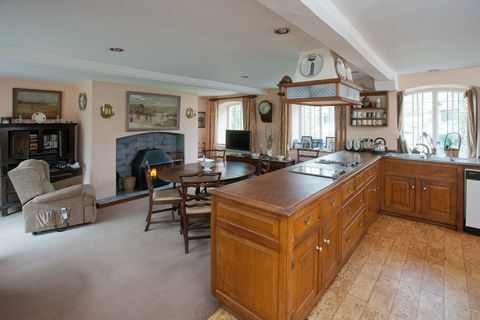 Manor Farm House - Wiltshire - Vivien Leigh - keittiö - Savills