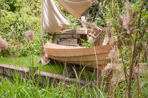 IBTC Lowestoft: Broadland Boatbuilder's Garden. Suunnittelija: Gary Breeze. Sponsoroi: Kansainvälinen veneenrakennuskoulutusopisto, Lowestoft. RHS Chelsea Flower Show 2017