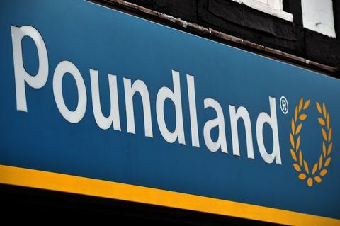 etelä-Lontoossa sijaitsevan poundland-myymälän ulkopinnalla 19. helmikuuta 2014 on kyltti brittiläinen poundland-ketju, joka tarjoaa erilaisia ​​tuotteita yksi gbp 122 euroa, ilmoitti 18. helmikuuta IPO: nsa Lontoon markkinoilla maaliskuussa afp valokuva carl court kuva carl court afp kuva carl courtafp getty via kuvia