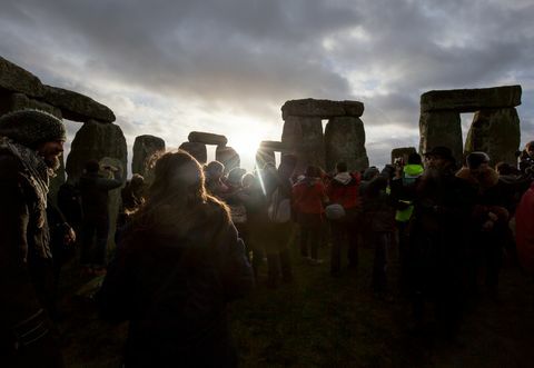 Druidit juhlivat talvipäivänseisausta Stonehengellä