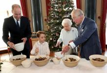 Aivan kuten sinäkin, kuninkaalliset viettivät viikonloppuna leivontaan kotona perheen kanssa