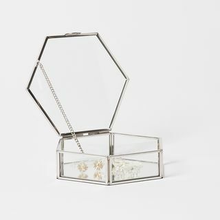 Pieni hopea- ja lasikoristelulaatikko