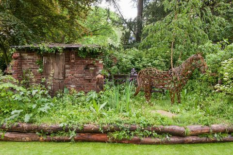 Maailman hevosten hyvinvointitarha. Suunnittelija: Adam Woolcott ja Jonathan Smith. Sponsoroi: World Horse Welfare. RHS Chelsea Flower Show 2017