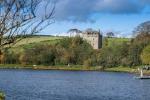 Pieni myytävänä linna Skotlannissa on yksi Etelä-Lanarkshiren tunnetuimmista maamerkeistä