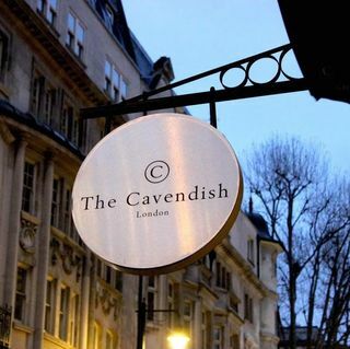 Pohjaton Prosecco-iltapäivätee kahdelle Mayfair Lounge & Grillissä The Cavendish Londonissa