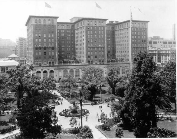 Biltmore-hotelli Pershing Squarella, Los Angeles