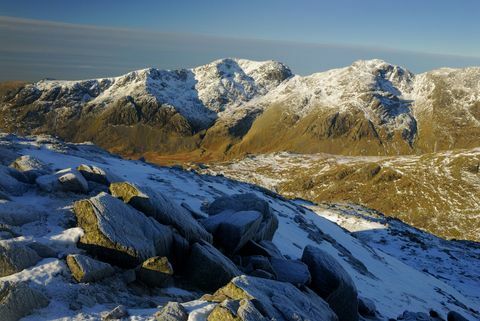 < p> Scafell Pike on Englannin korkein vuori ja osa Three Peaks Challengea. Tämä reitti huipulle on pyöreä vaellus Wasdale Headistä.< span class=" redactor-invisible-space" data-verified=" redactor" data-redactor-tag=" span" data-redactor-class=" redactor-invisible-space"> Nauti tauosta </span> yläosassa ja ihaile uskomattomia vuoristomaisemia.< span class=" redactor-invisible-space" data-verified=" redactor" data-redactor-tag=" span" data-redactor-class=" redactor-invisible-space"> </span></p>< p>< span class =" redactor-invisible-space" data-verified=" redactor" data-redactor-tag=" span" data-redactor-class=" redactor-invisible-space">< strong data-redactor-tag=" strong" data-verified=" editor">< a href=" https://osmaps.ordnancesurvey.co.uk/route/1677980/OS-Recommended-ITV-100-Favourite-Walks-Scafell-Pike" target=" _blank" data-tracking-id=" recirc-text-link"> Katso reitti</a></strong></span></p>