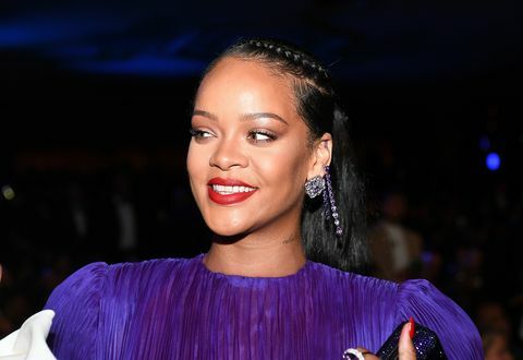 pasadena, Kalifornia 22. helmikuuta Rihanna osallistuu 51. naacp-kuvapalkintoihin, jotka panostetaan vetoon Pasadena Civic auditorium 22. helmikuuta 2020 Pasadenassa, Kaliforniassa - kuva: paras griffingetty images lyödä vetoa