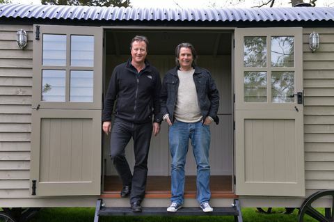Entinen pääministeri David Cameron ostaa suunnittelijapuutarha-aidan - paimenen kota -, jonka uskotaan olevan 25 000 puntaa arvoinen