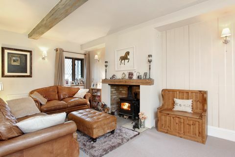 Tower Cottage - Surrey - olohuone - Fine & Country