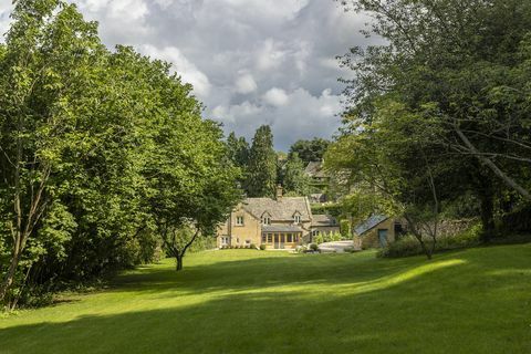 Remontoitu cotswold-mökki myytävänä