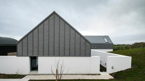House Lessans, hienoin yksinkertainen koti Downin kreivikunnassa, jonka on suunnitellut McGonigle McGrath, on nimetty RIBA: n Vuoden taloksi 2019