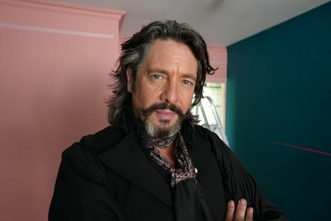 pukuhuoneet, ep1 swansea laurence llewelyn bowen