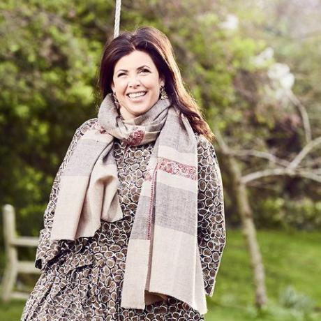 kirstie allsopp kuvannut alun kalenteri maaseudun asumiseen