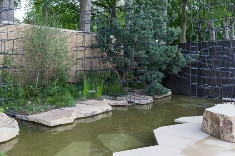 Murrosmaa. Suunnittelija: Andrew Wilson ja Gavin McWilliam. Tukee: Darwin Property Investment Management Ltd. RHS Chelsea Flower Show 2017