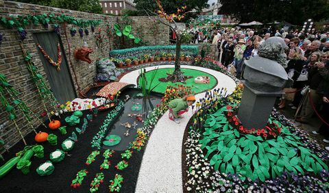 RHS Chelsea Flower Show avasi ovensa yleisölle