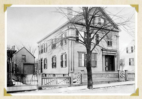 Lizzie Borden -talo syksyllä, Massachusettsissa, julman rikoksen paikka, josta tuli lastentarha ostanut aiemmin tänä vuonna yrittäjä, joka aikoo muuttaa sen museopohjaiseksi vuoteeksi ja aamiainen