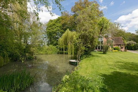 Tryst House, Shottery, Stratford upon Avon, Warwickshire - järvellä