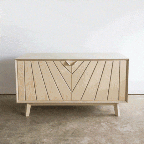 Kuori Credenza kirjoittanut: Leah K.S. Amick