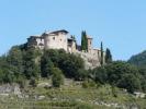 Airbnb tarjoaa keskiaikaisen 10. vuosisadan linnan kappelin kanssa Kataloniassa, Espanjassa