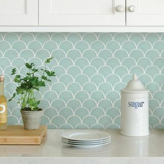 Wallpops Mint Shell Peel and Stick Backsplash -laatta 