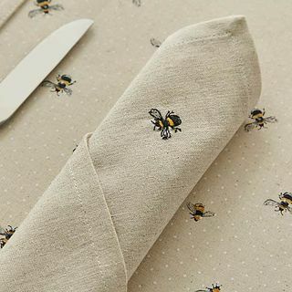 Mehiläiset 4 lautasliinaa