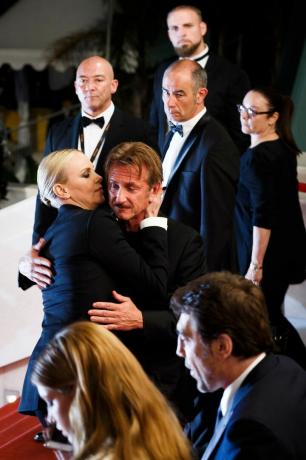 Charlize Theron, Sean Penn, kiusallinen halaus, punainen matto Cannes