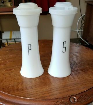 Vintage Tupperware Mini Tiimalasi Hopea Suola & Pippuri Shakerit