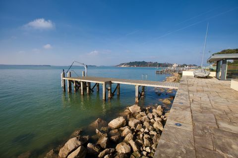 Moorings - Sandbanks - Dorset - laituri - Savills