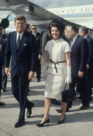 John F. Kennedy ja Jackie Kennedy päivää ennen JFK: n murhaa